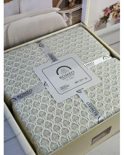 Zeynep krem в'язаний акріловий плед. Romeo Home Туреччина.