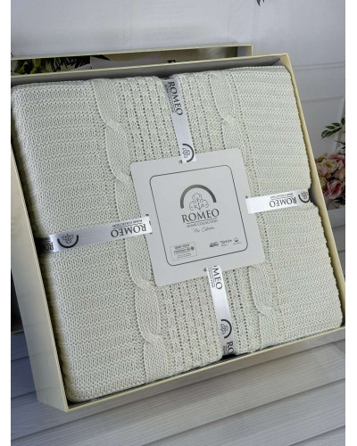 Erguvan krem в'язаний акріловий плед. Romeo Home Туреччина.