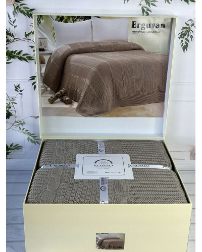 Erguvan koyu kahve в'язаний акріловий плед. Romeo Home Туреччина.