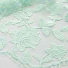 Тканина сітка з вишивкою Фрезія ніжний м'ята