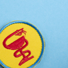 Шеврон на липучці медичний 5х5 см жовтий вишитий патч нашивка медика