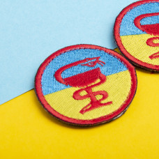 Шеврон на липучці медичний 5х5 см жовто блакитний вишитий патч нашивка медика