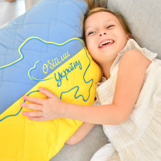 Подушка декоративна 45х65 см IDEIA Обійми Україну патріотична жовто-синя антиалергенна з вишивкою