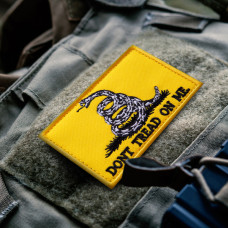Набір шевронів 2 шт з липучкою Змія Don't Tread On Me, Не наступай на мене, 5х8 см вишитий патч нашивка шеврон