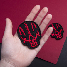 Шеврон на липучці Череп Герб України 7,5х6 см вишитий патч червоний нашивка