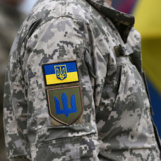 Набір шевронів 2 шт з липучкою Прапор України з гербом 5х8 см вишитий патч нашивка шеврон Україна