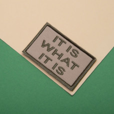 Набір шевронів 2 шт. з липучкою It is what it is беж, вишитий патч нашивка шеврон тактичний