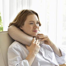 Подушка рогалик 32х32 см Travel IDEIA для подорожей для шиї та голови дорожній антиалергенний шоколад/беж