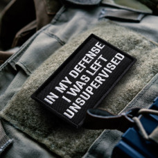 Набір шевронів 2 шт. з липучкою "In My Defense I Was Left Unsupervised" 5х8 см вишитий патч нашивка шеврон