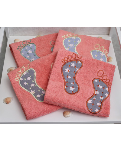 Рушники TAG Tekstil    TTПолотенце 50*70 Nozki-17 купити у Postel.biz.ua
