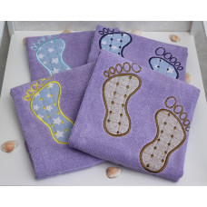 Рушник махровий Ніжки колір: бузковий (Туреччина)