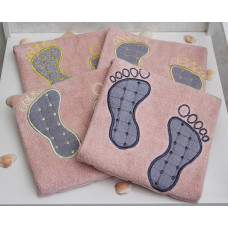 Рушник махровий Ніжки колір: пудра (Туреччина)