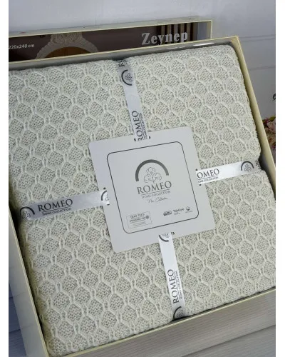 Zeynep krem в'язаний акріловий плед. Romeo Home Туреччина.